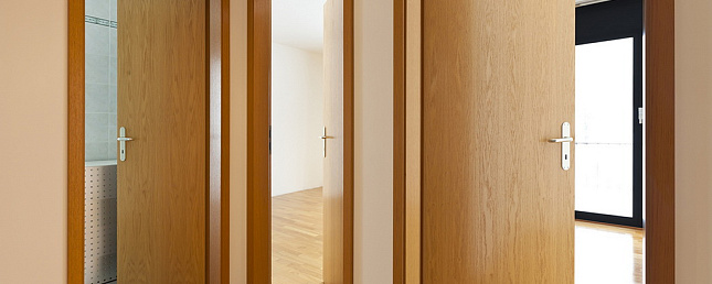 На что влияет толщина межкомнатных дверей и как правильно ее замерить